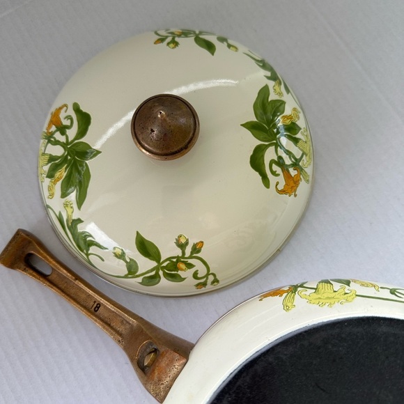 Floral Enamel Saucepan with Brass Handle - Picture 4 of 15